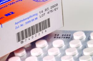 Blisterpakker i æske med etiket